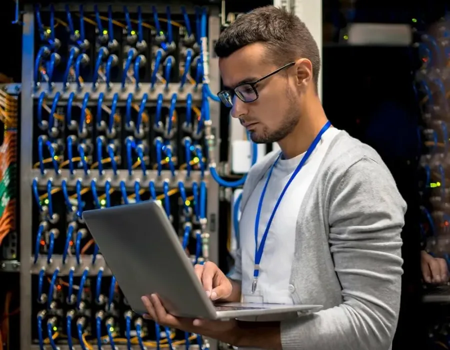 IT Support Technician Troubleshooting Data Center